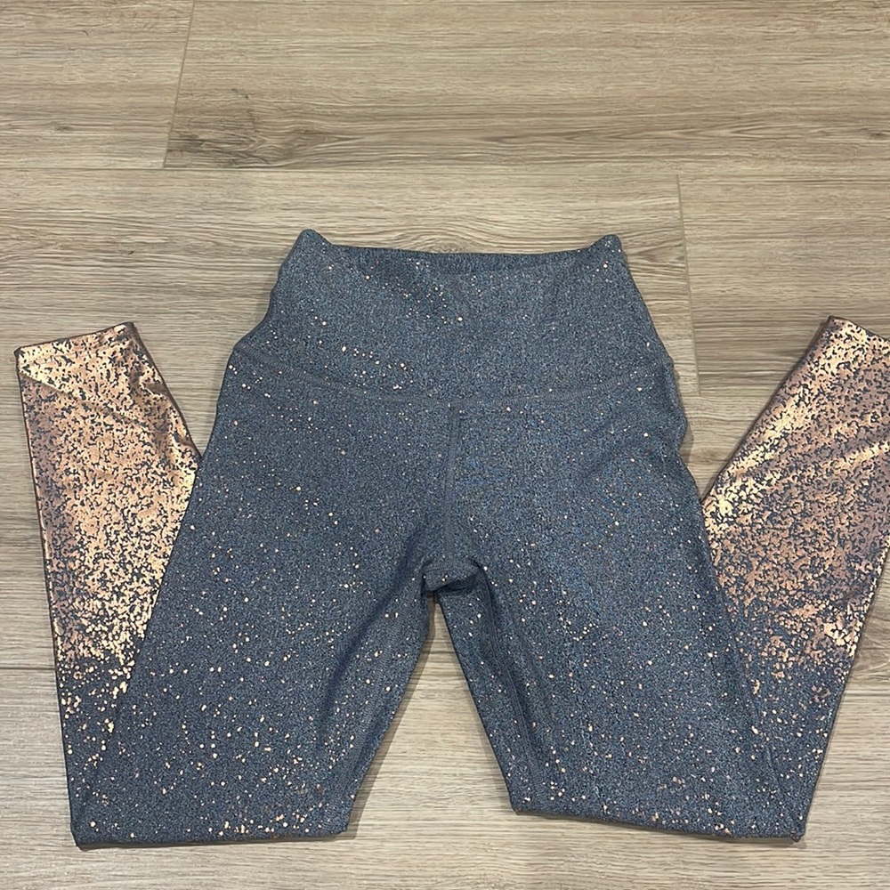 NWOT Beyond Yoga Leggings Sz Medium